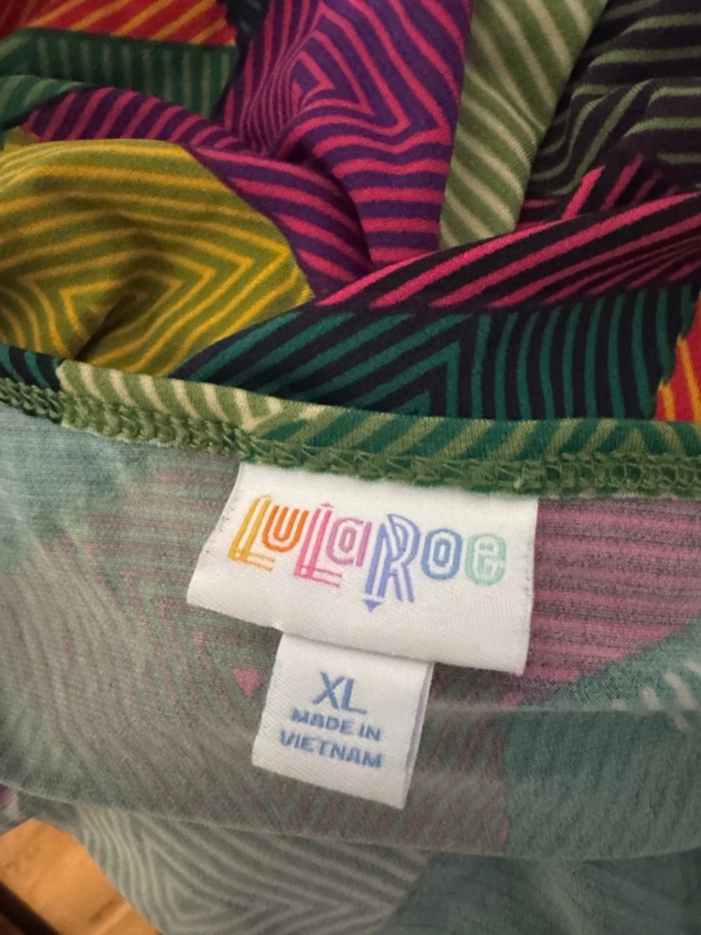 EUC Slinky! LuLaRoe Irma Colorful Geometric Pattern Tunic - Picture 6 of 8
